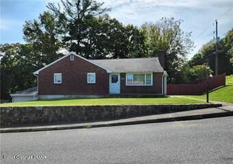 Property Photo:  103 Ruth Street  PA 18353 