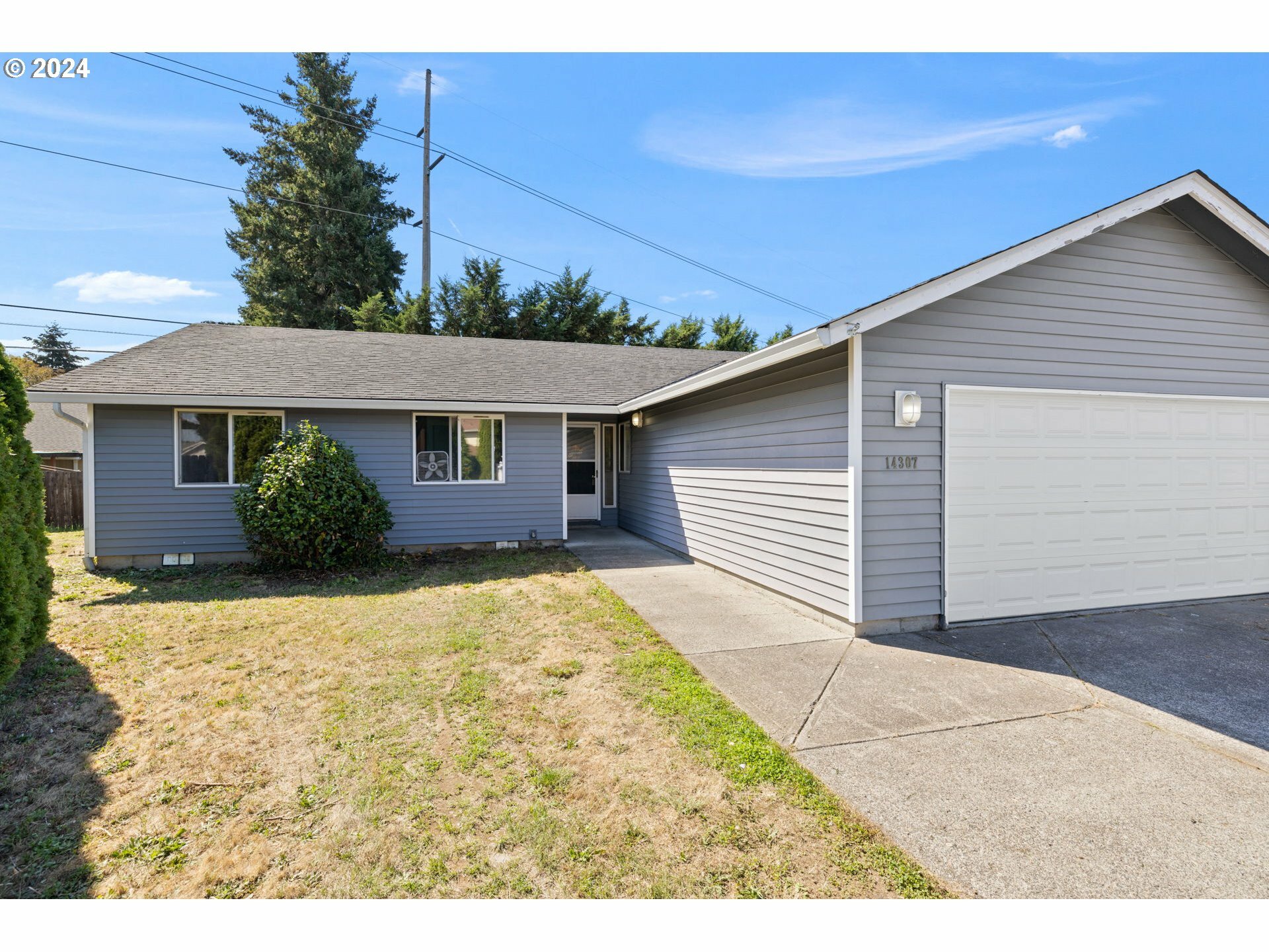 Property Photo:  14307 SE 9th St  WA 98683 