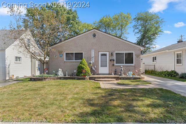 Property Photo:  5667 Hipp Street  MI 48125 