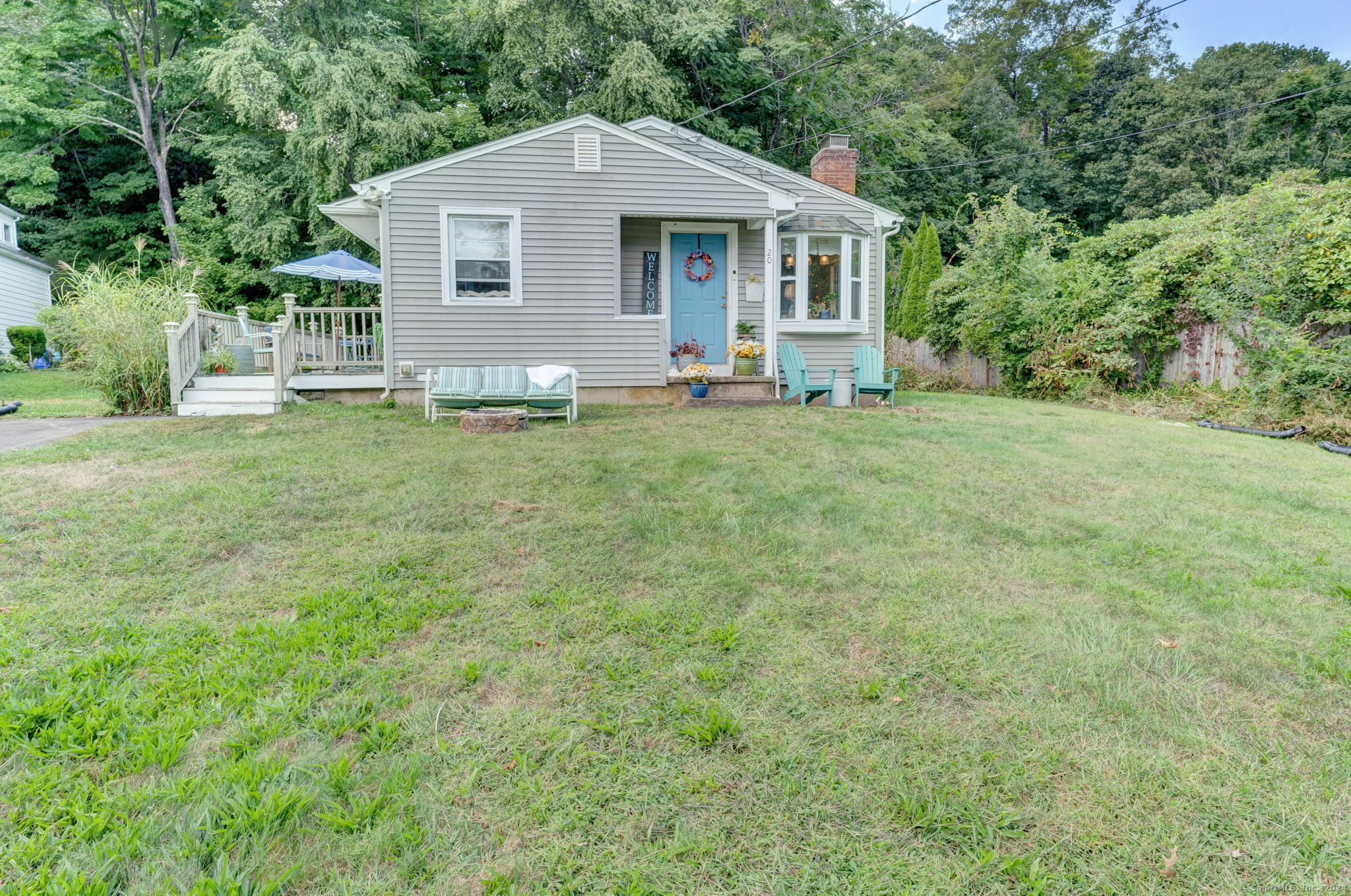 Property Photo:  20 Palmer Woods Circle  CT 06405 