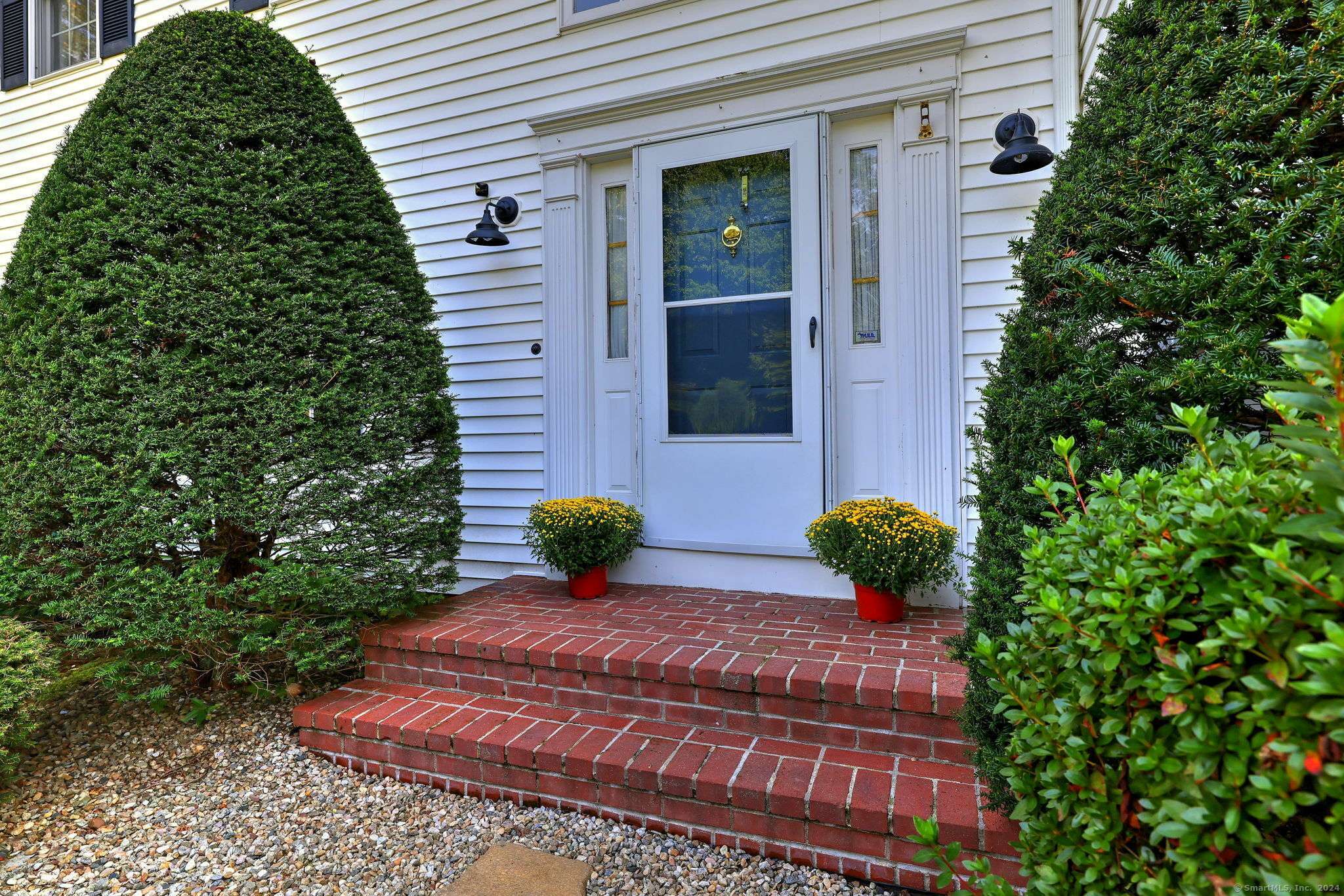 Property Photo:  55 Autumn Court  CT 06410 