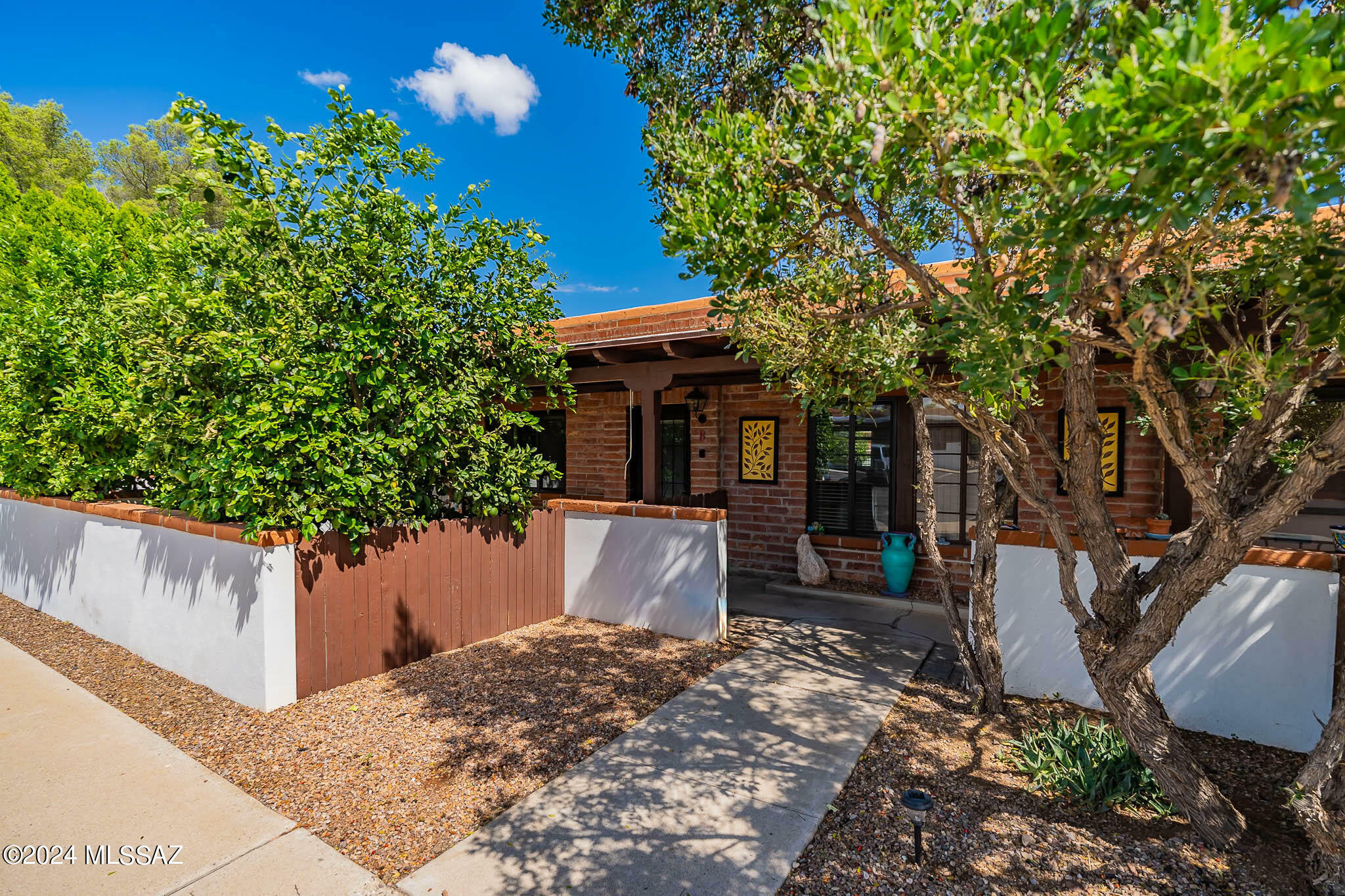 Property Photo:  277 S Paseo Sarta B  AZ 85614 