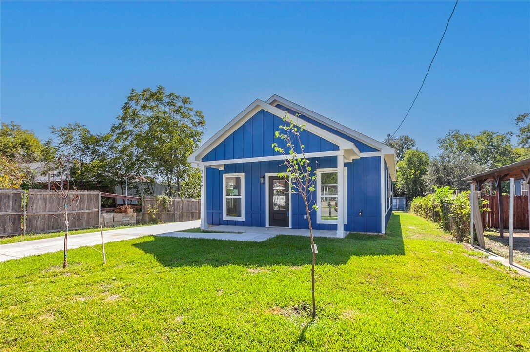 Property Photo:  2608 Cleveland Avenue  TX 76711 