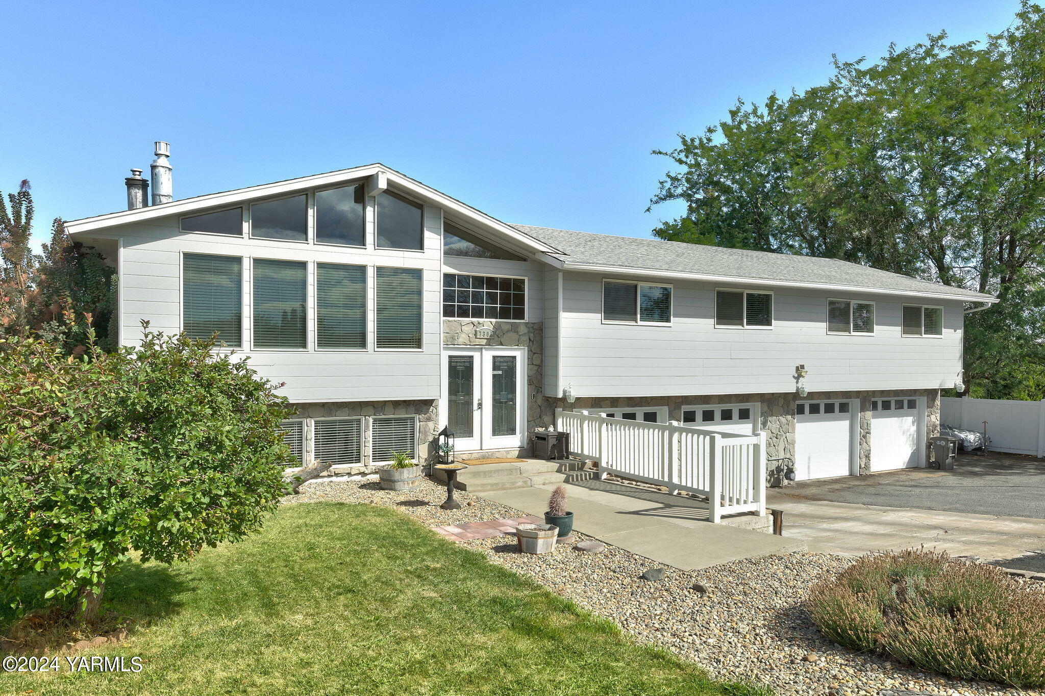 Property Photo:  7301 Perry St  WA 98908 