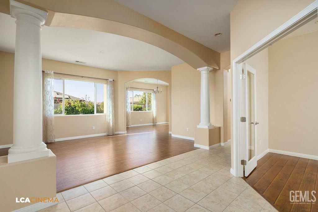 Property Photo:  13401 Hinault Drive  CA 93314 