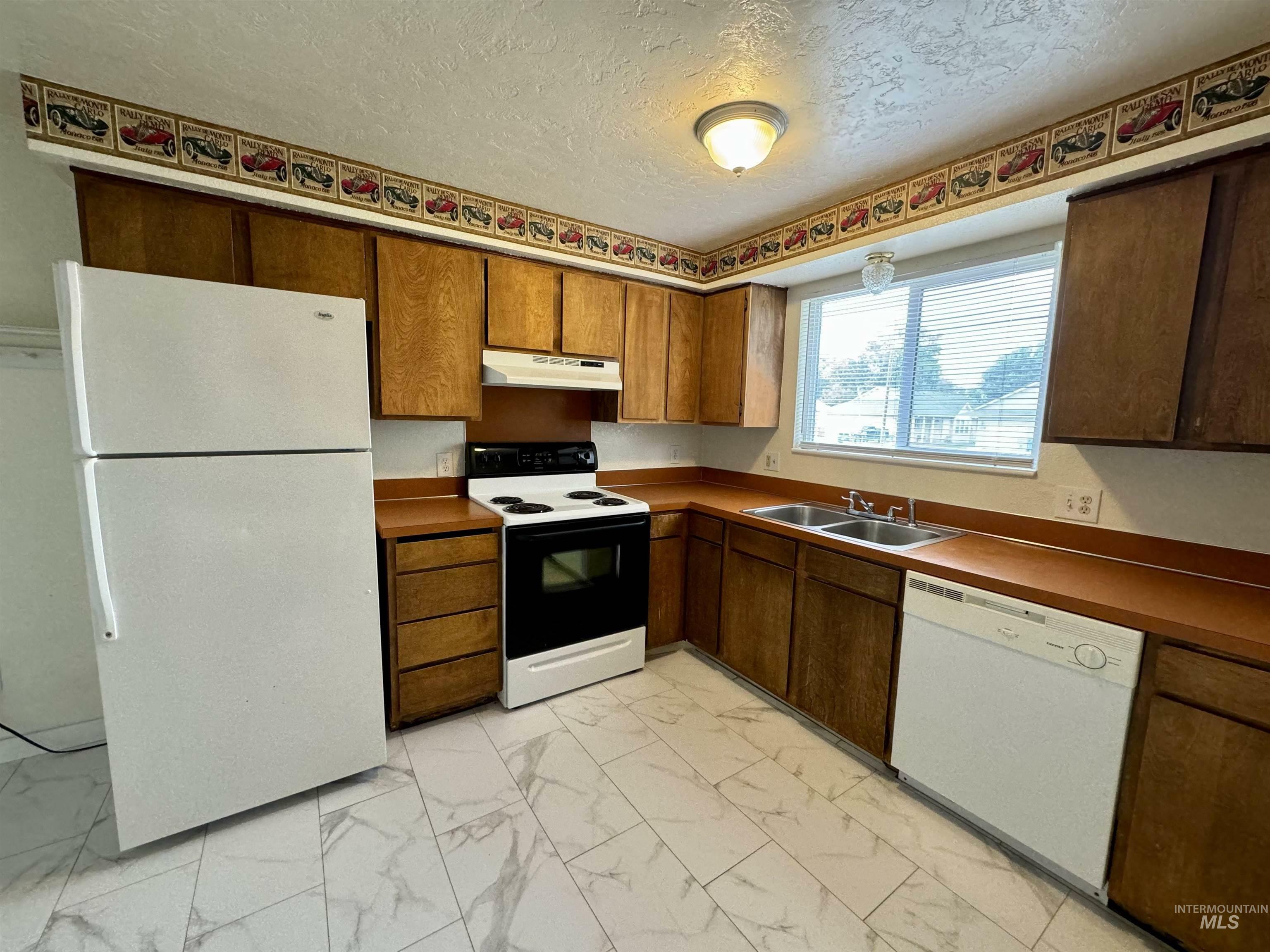 Property Photo:  1121 Holly Street  ID 83686 