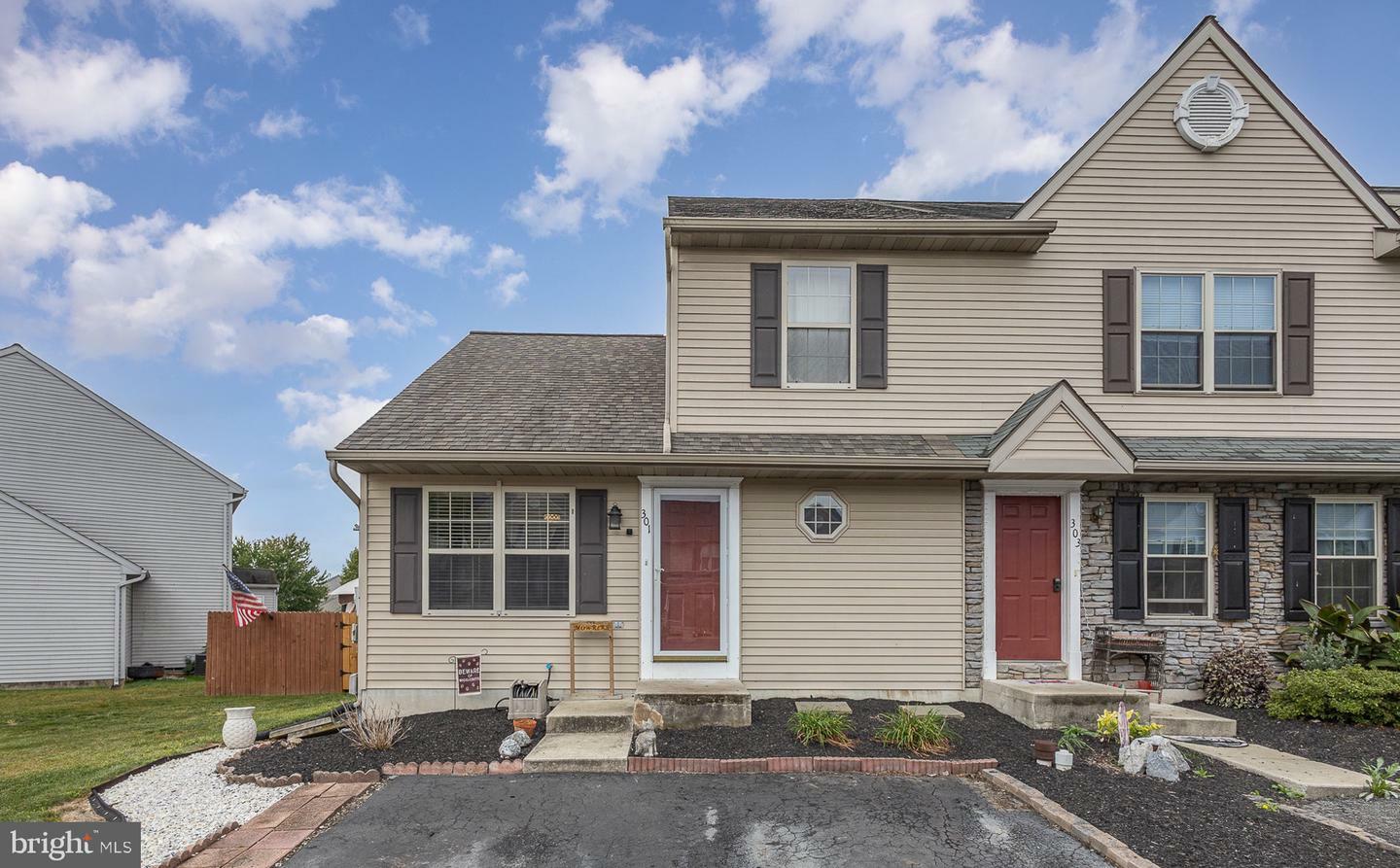 Property Photo:  301 Wild Cherry Lane  PA 17547 