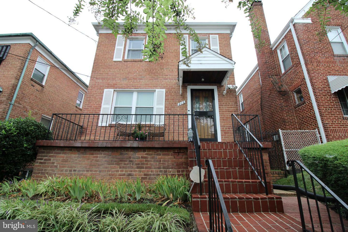 Property Photo:  214 Oneida Street NE  DC 20011 