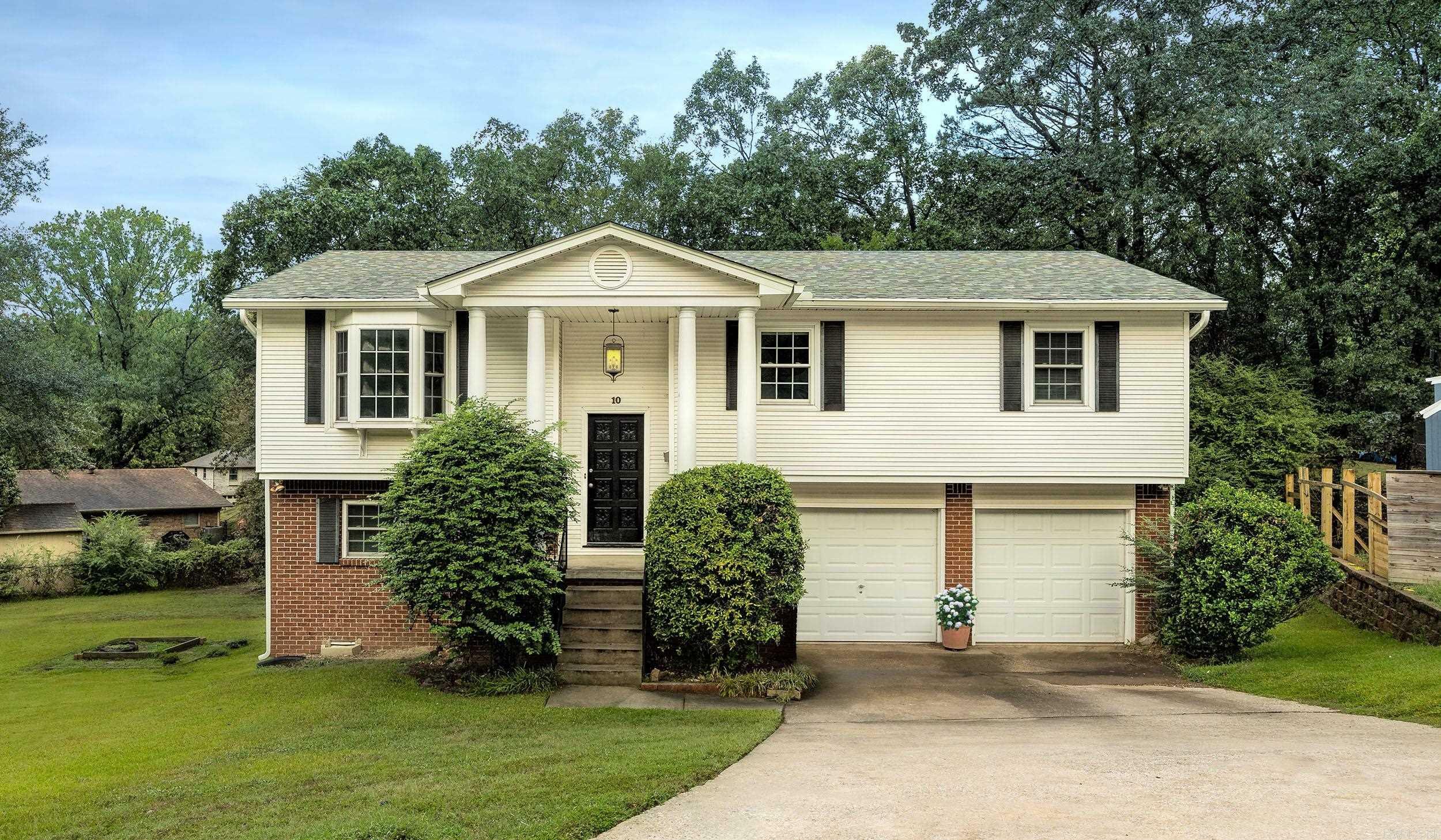 Property Photo:  10 Carriage Cove  AR 72227 