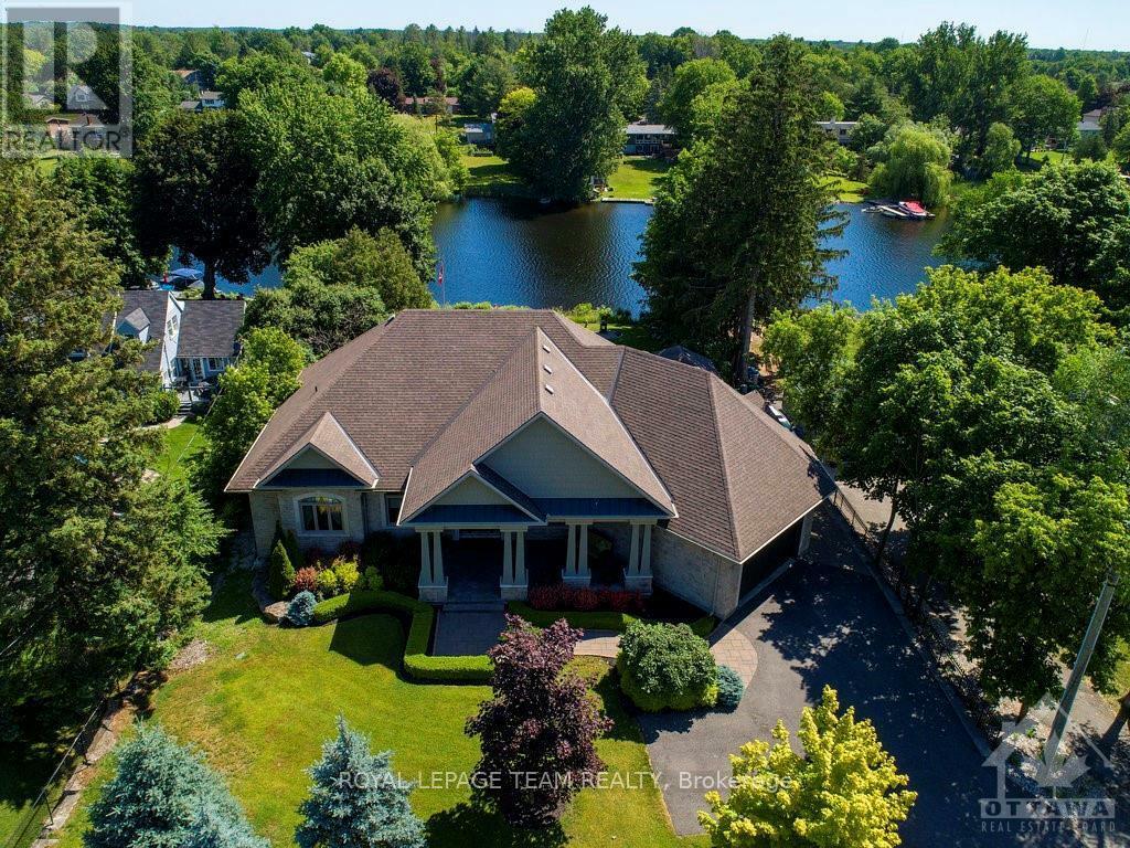 Property Photo:  5591 Manotick Main Street  ON K4M 1A4 