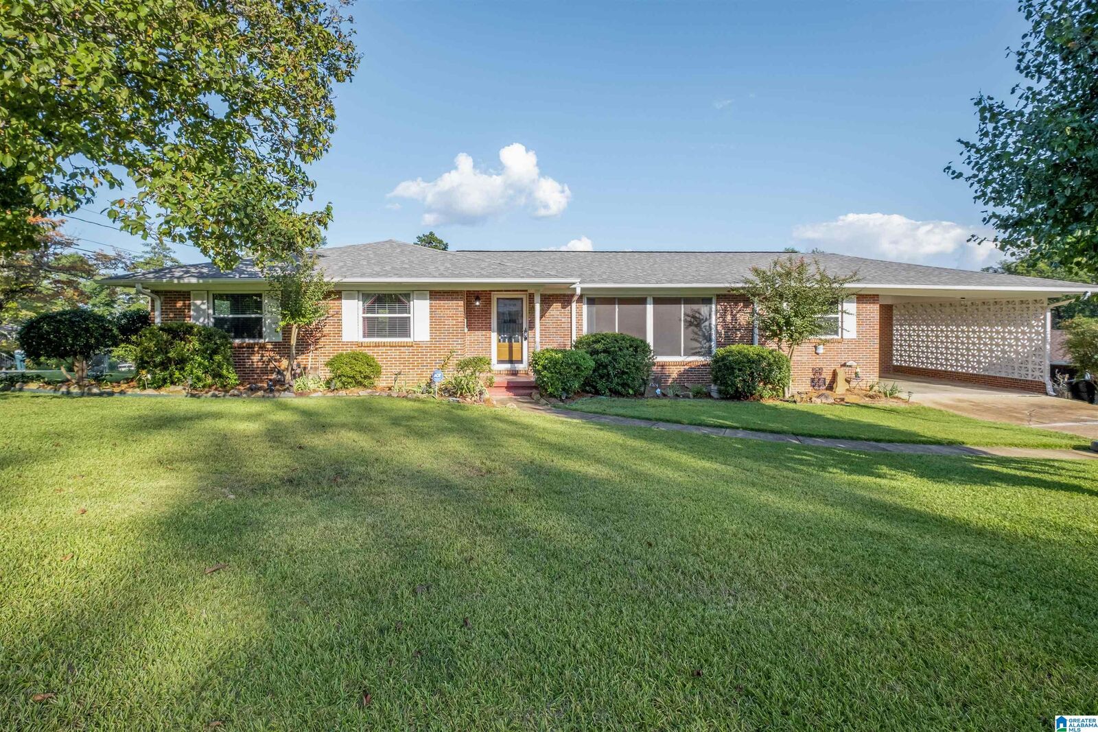 Property Photo: 2524 Skyway Street AL 35904