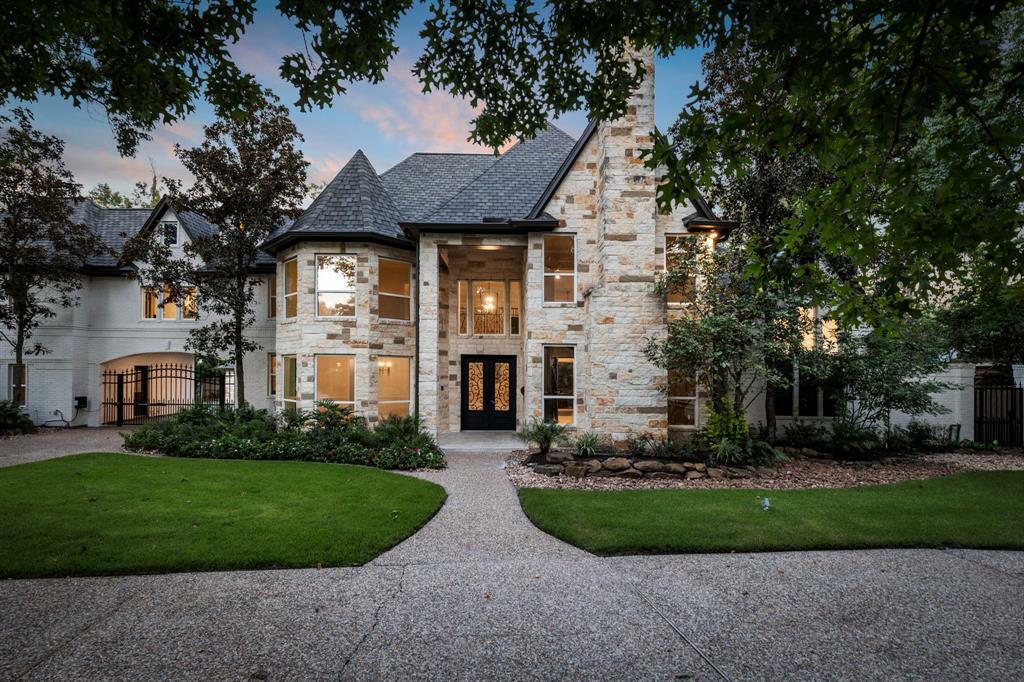 Property Photo: 9 Southgate Drive TX 77380