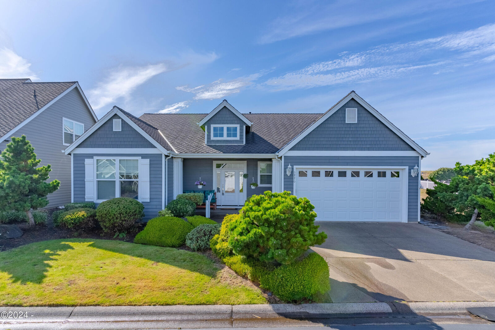 Property Photo:  5770 SW Barnacle Court  OR 97366 