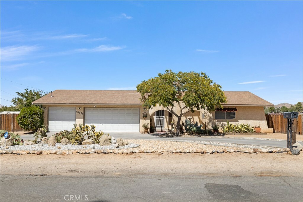 18306 Winnetka Road  Apple Valley CA 92307 photo