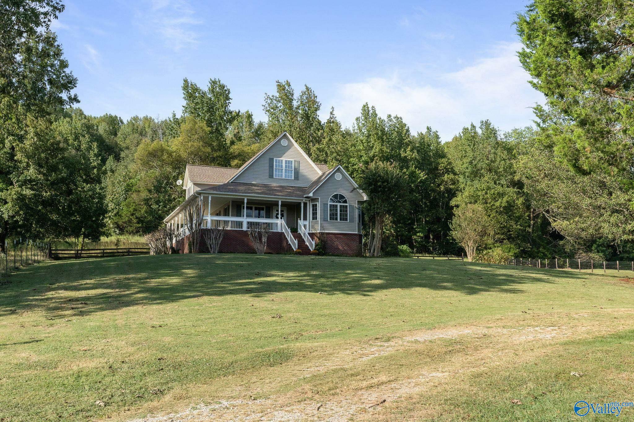 Property Photo:  675 Sharps Cove Road  AL 35748 