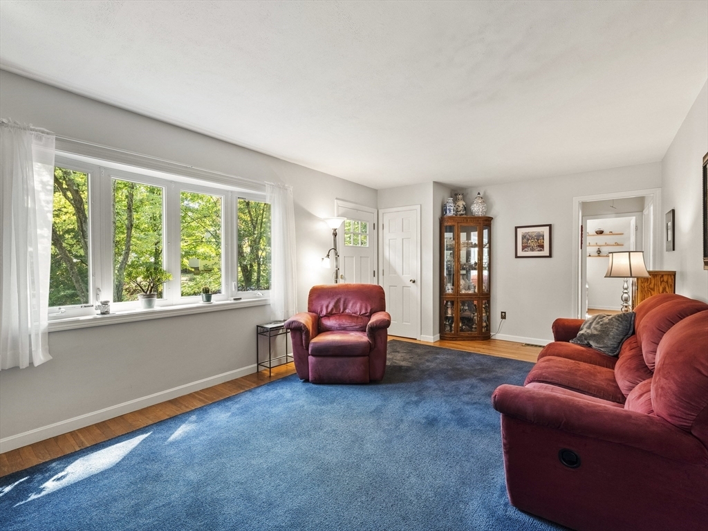 Property Photo: 33 Linden Cir MA 01833