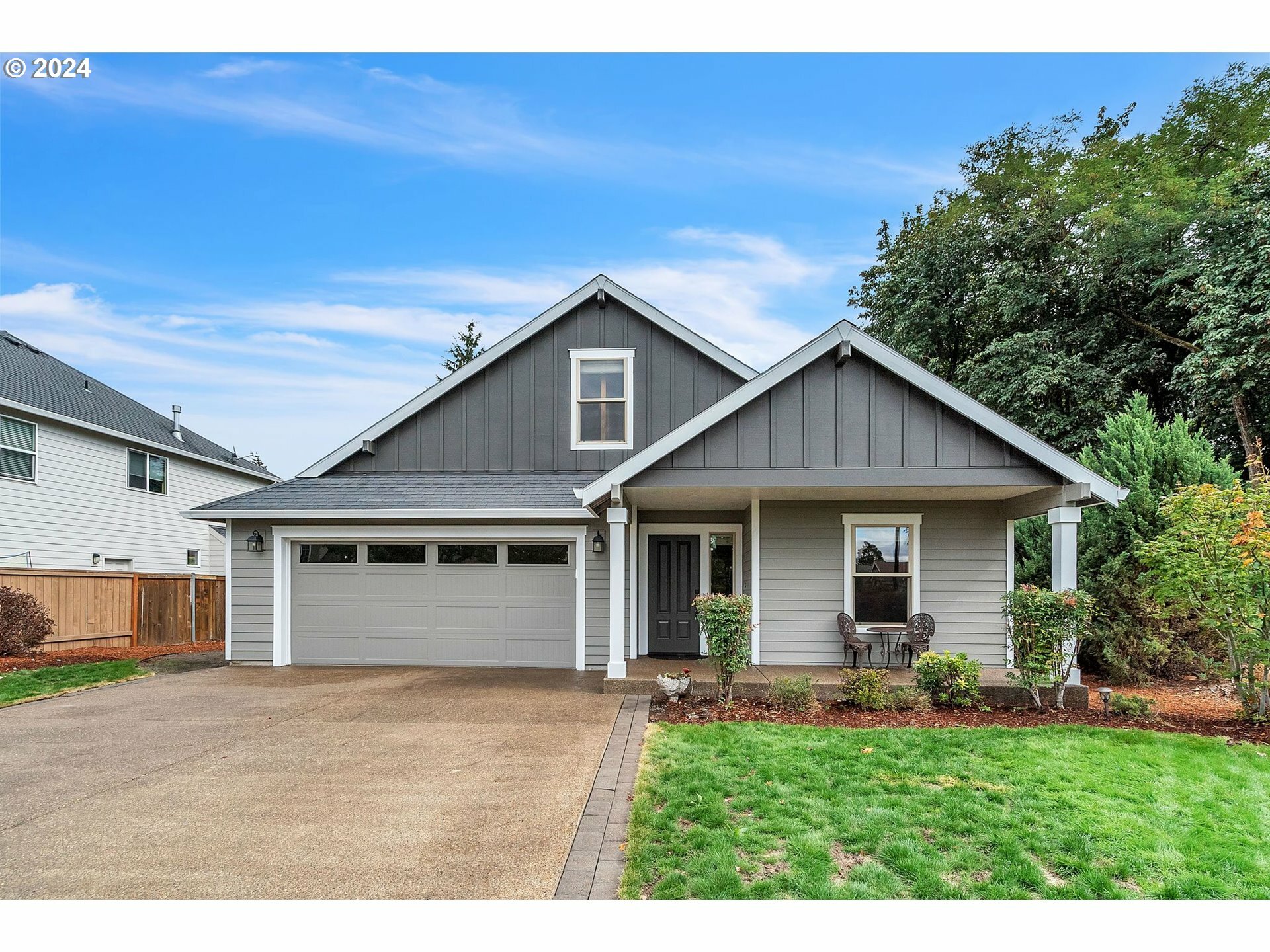 Property Photo: 18556 Aladdin Way OR 97045
