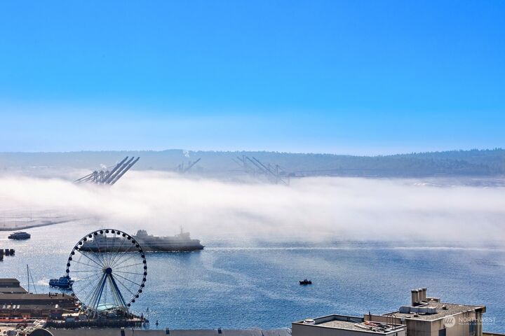 Property Photo:  2033  2nd Avenue 1800  WA 98121 