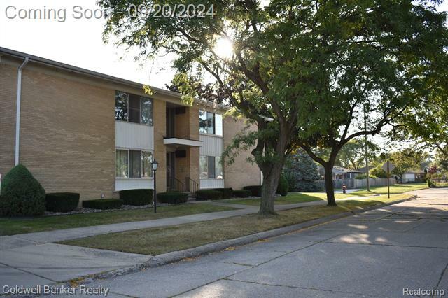 Property Photo:  21384 Beaconsfield Unit #3  MI 48080 