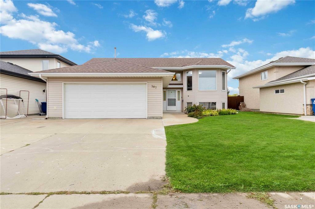 Property Photo:  307 3rd Avenue N  SK S0K 2T2 