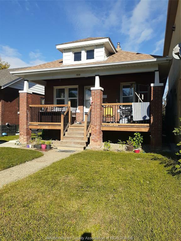 Photo de la propriété:  1228 Hanna Street East  ON N8X 2P5 