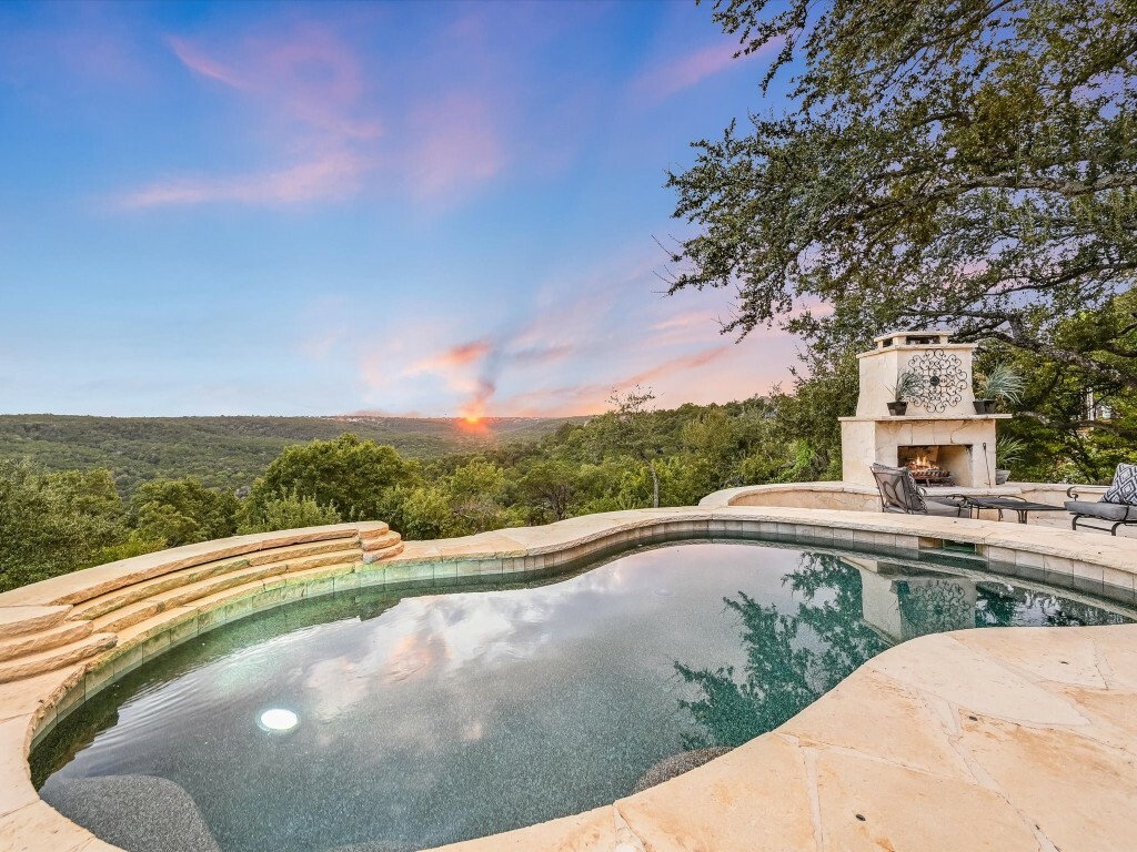 9113 Bell Mountain Drive  Austin TX 78730 photo