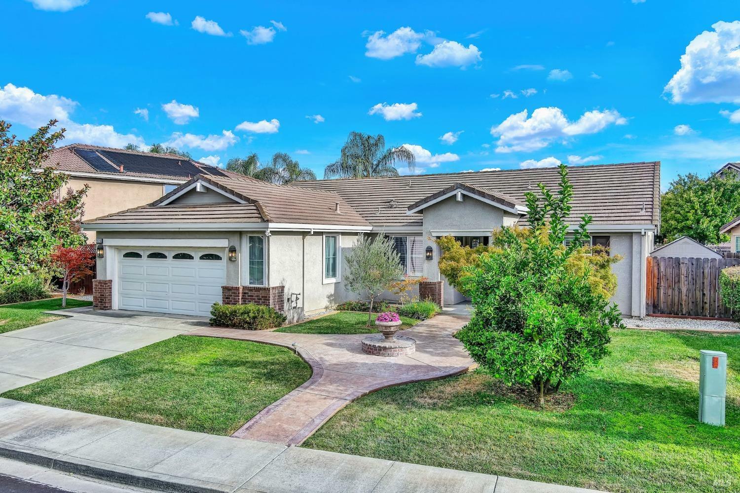 Property Photo:  926 Rio Grande Drive  CA 95687 