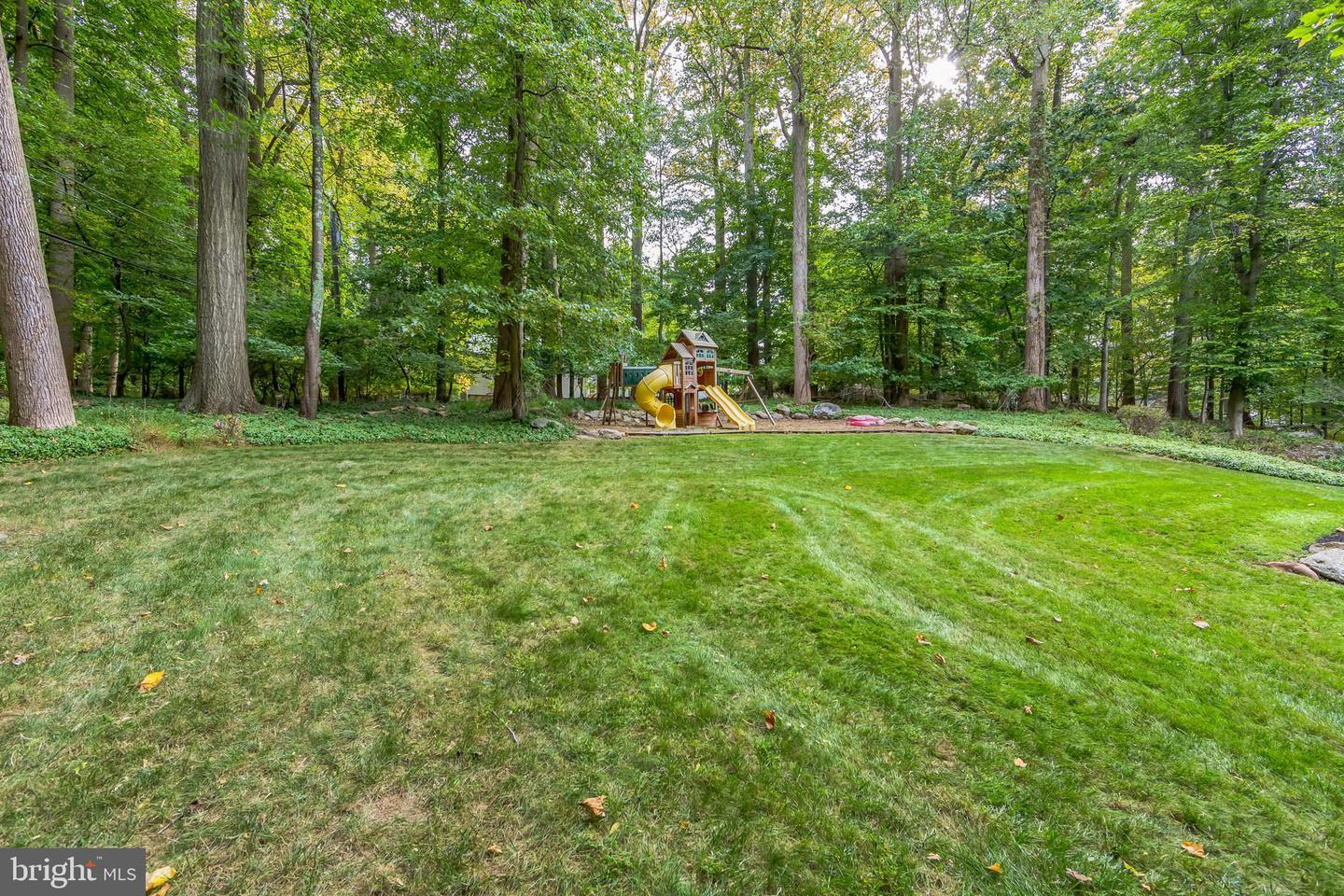 Property Photo:  4020 Fox Hill Lane  PA 19073 