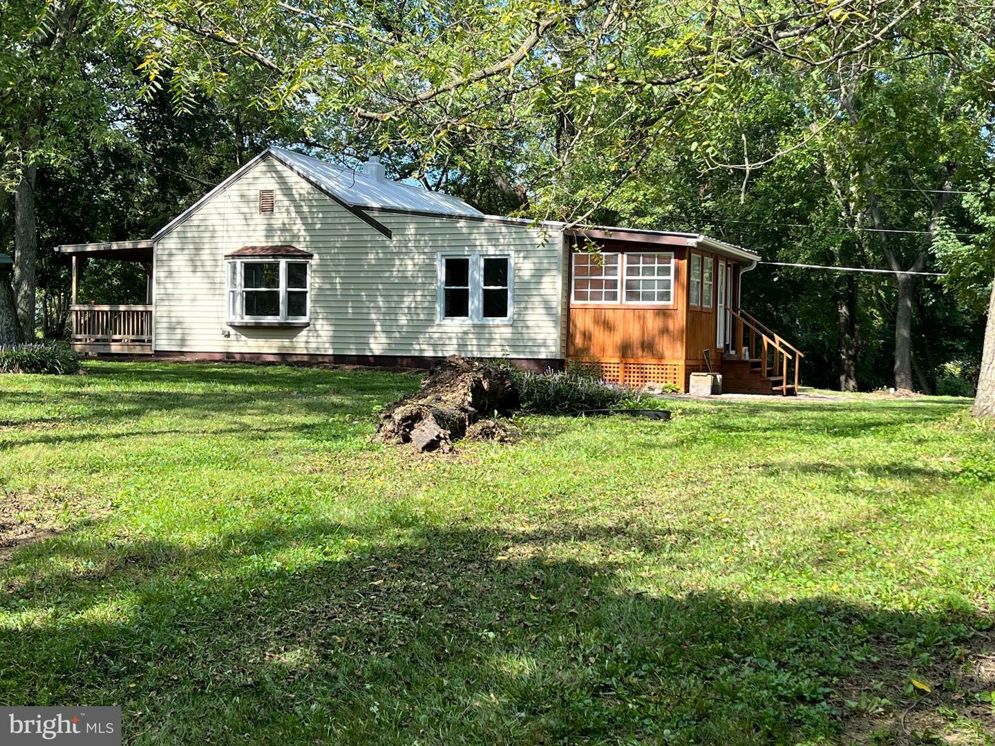 Property Photo:  201 Oak Tree Road  WV 25430 