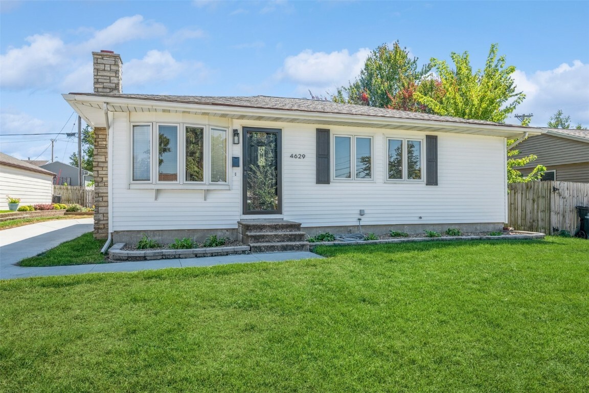 Property Photo:  4629 Danbury Street NE  IA 52402 