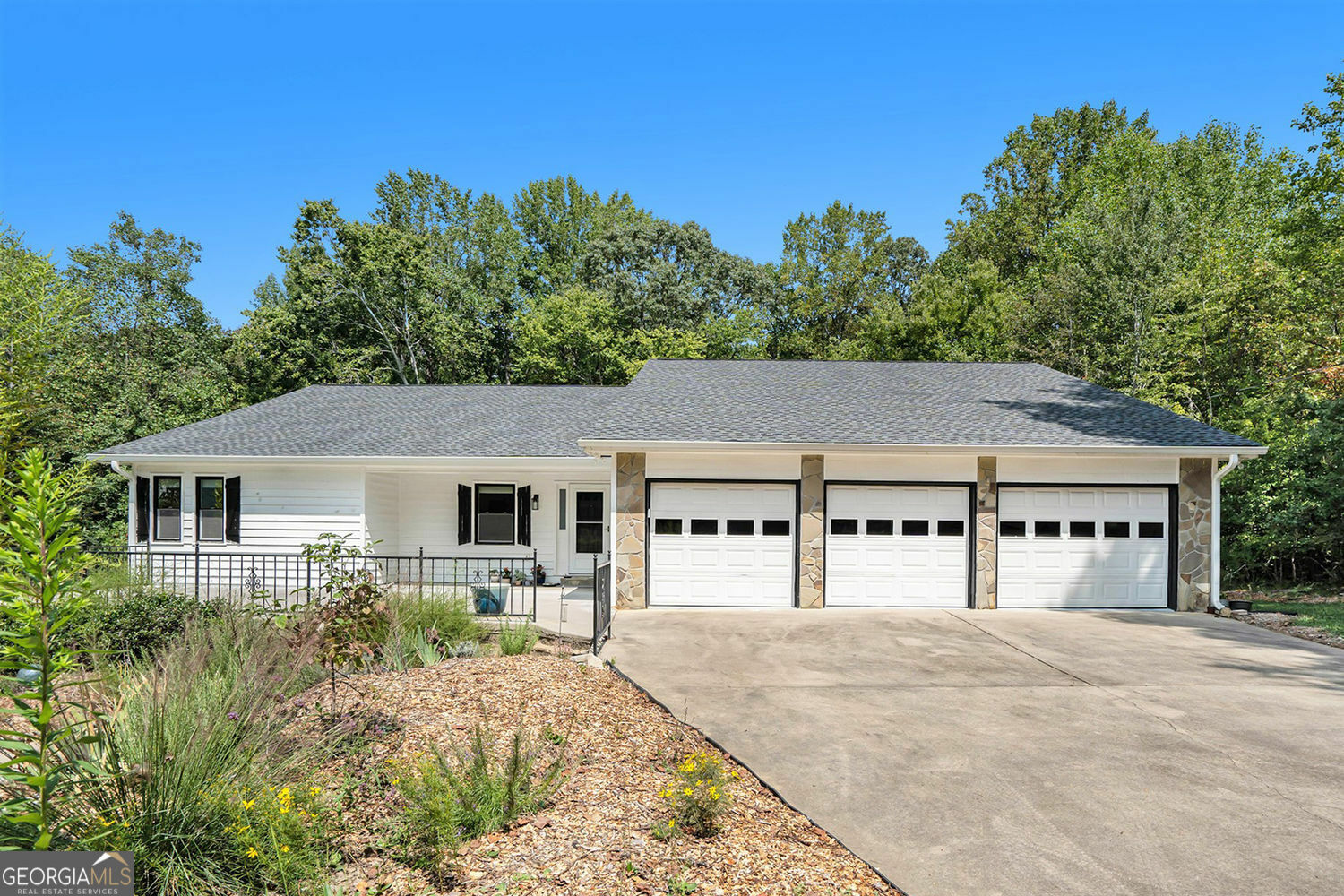 Property Photo:  4050 Vintage Court  GA 30041 