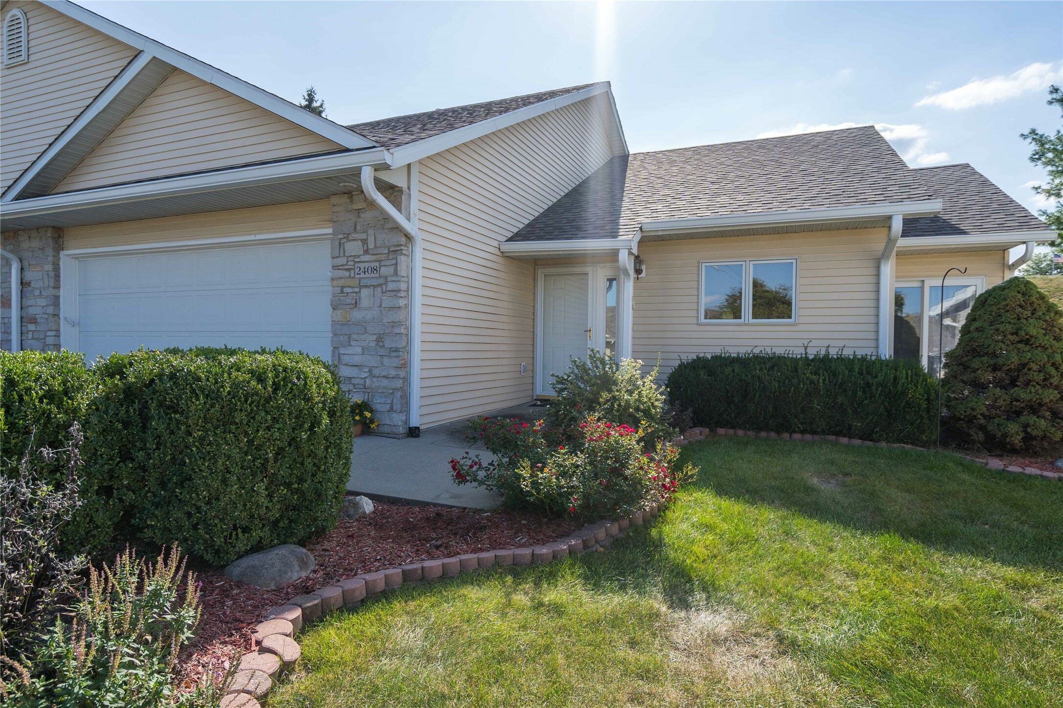 Property Photo:  2408 Pine Circle  IA 50322 