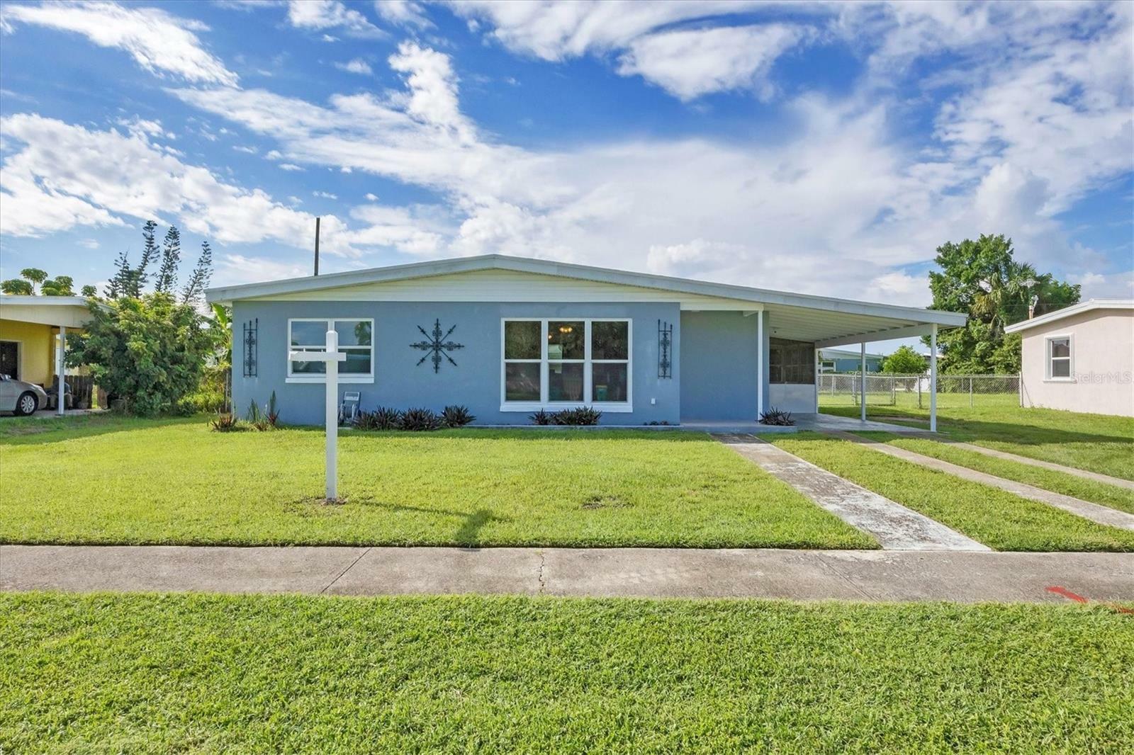 Property Photo:  21515 Glendale Avenue  FL 33952 