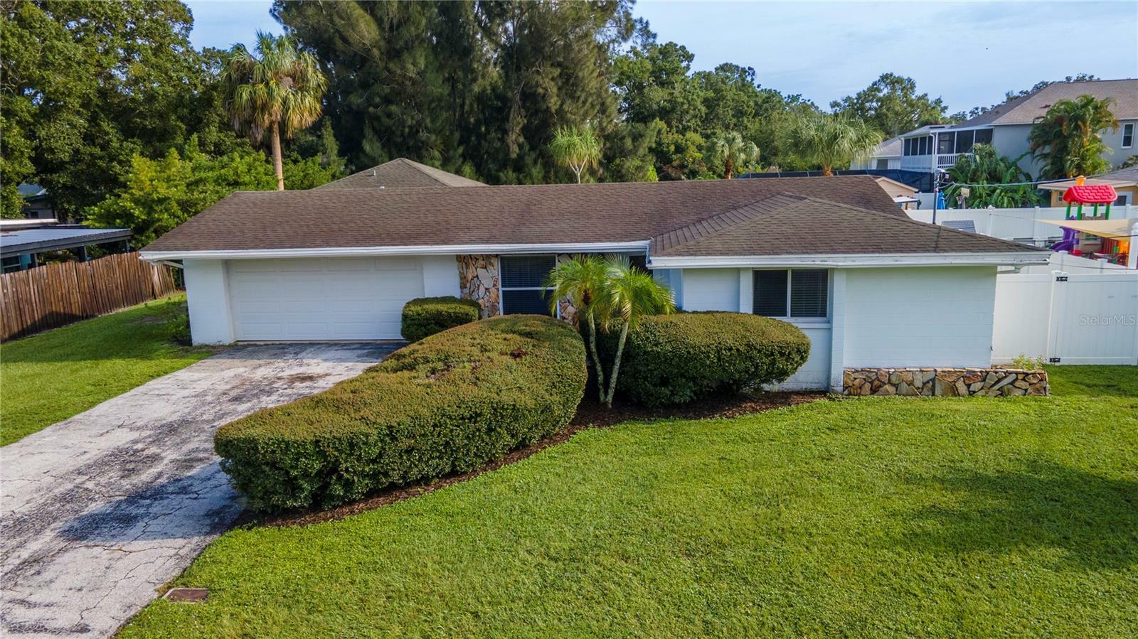 Property Photo:  102 Shore Drive W  FL 34677 