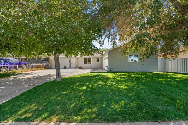Property Photo: 45540 3rd Street E CA 93535