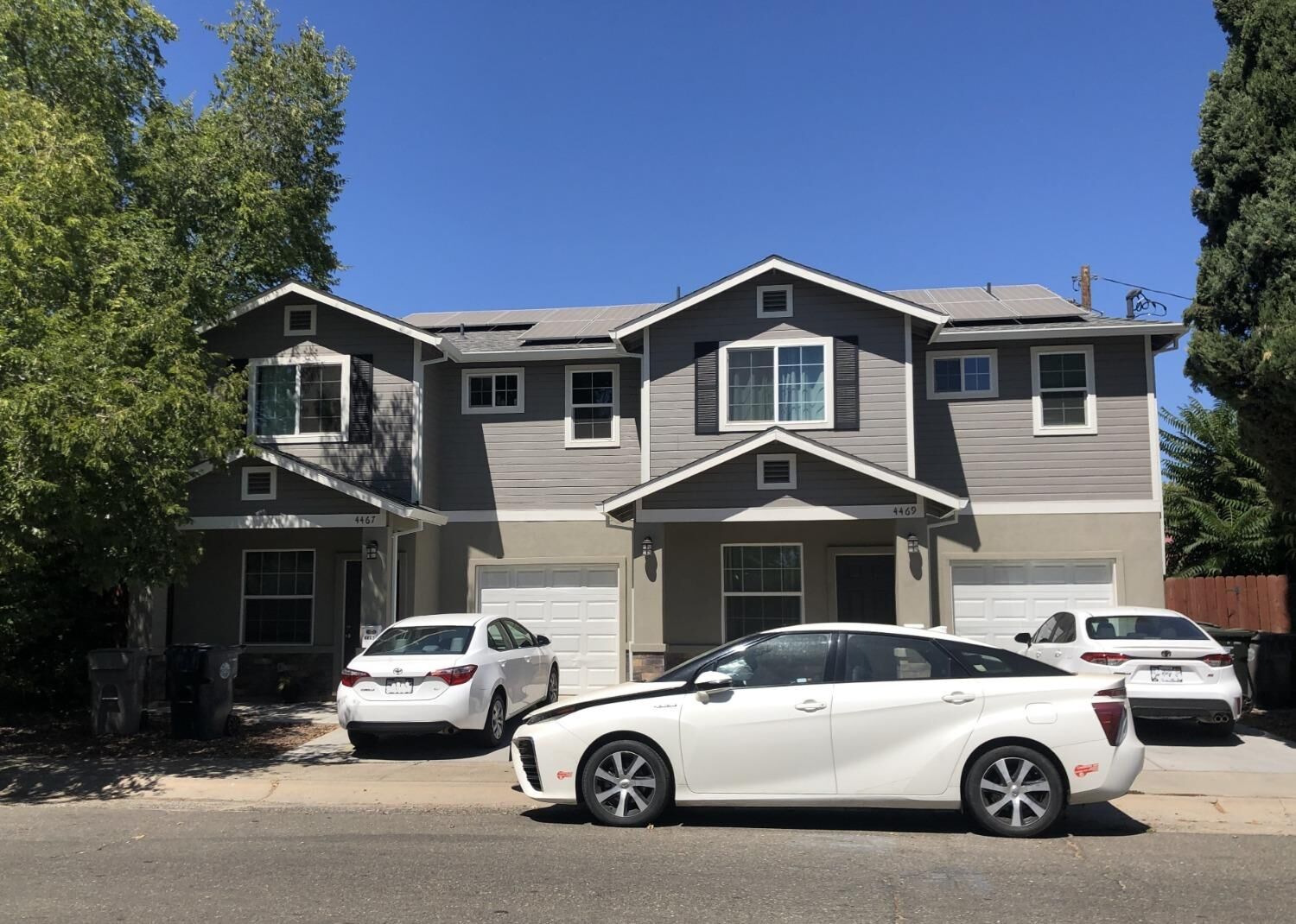 Property Photo:  4469 7th Avenue  CA 95820 