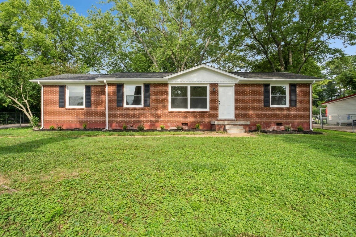 Property Photo:  19 Hillsboro Rd  TN 37042 