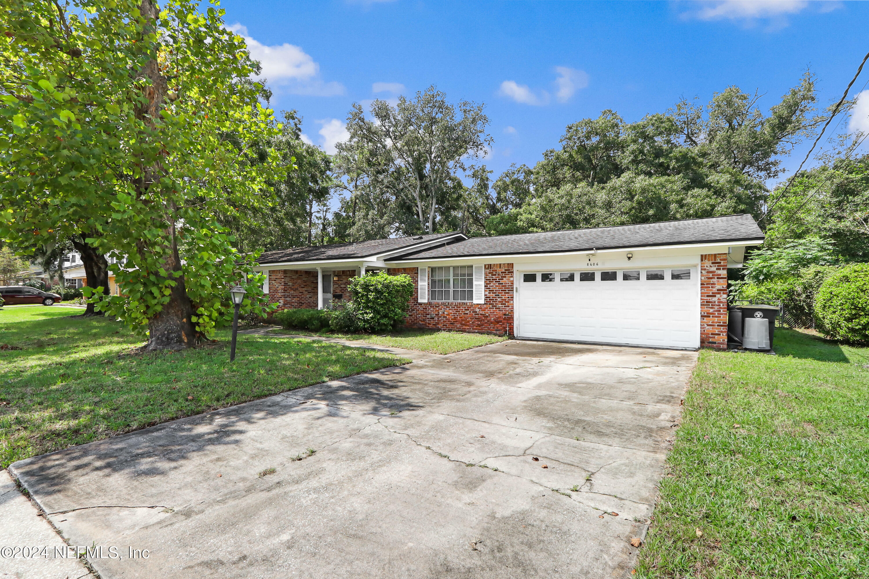 Property Photo:  8606 Brierwood Road  FL 32217 