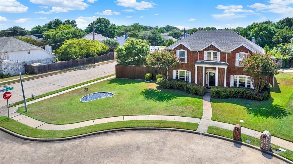 Property Photo: 5 Heritage Place TX 75002