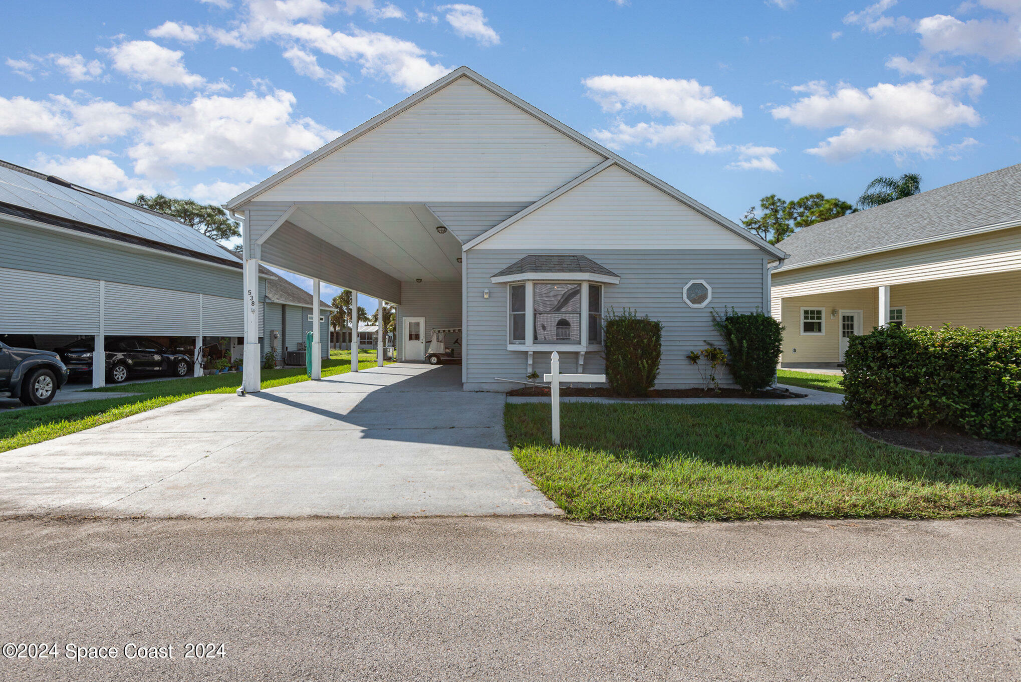 Property Photo:  538 Twin Lakes Drive  FL 32780 