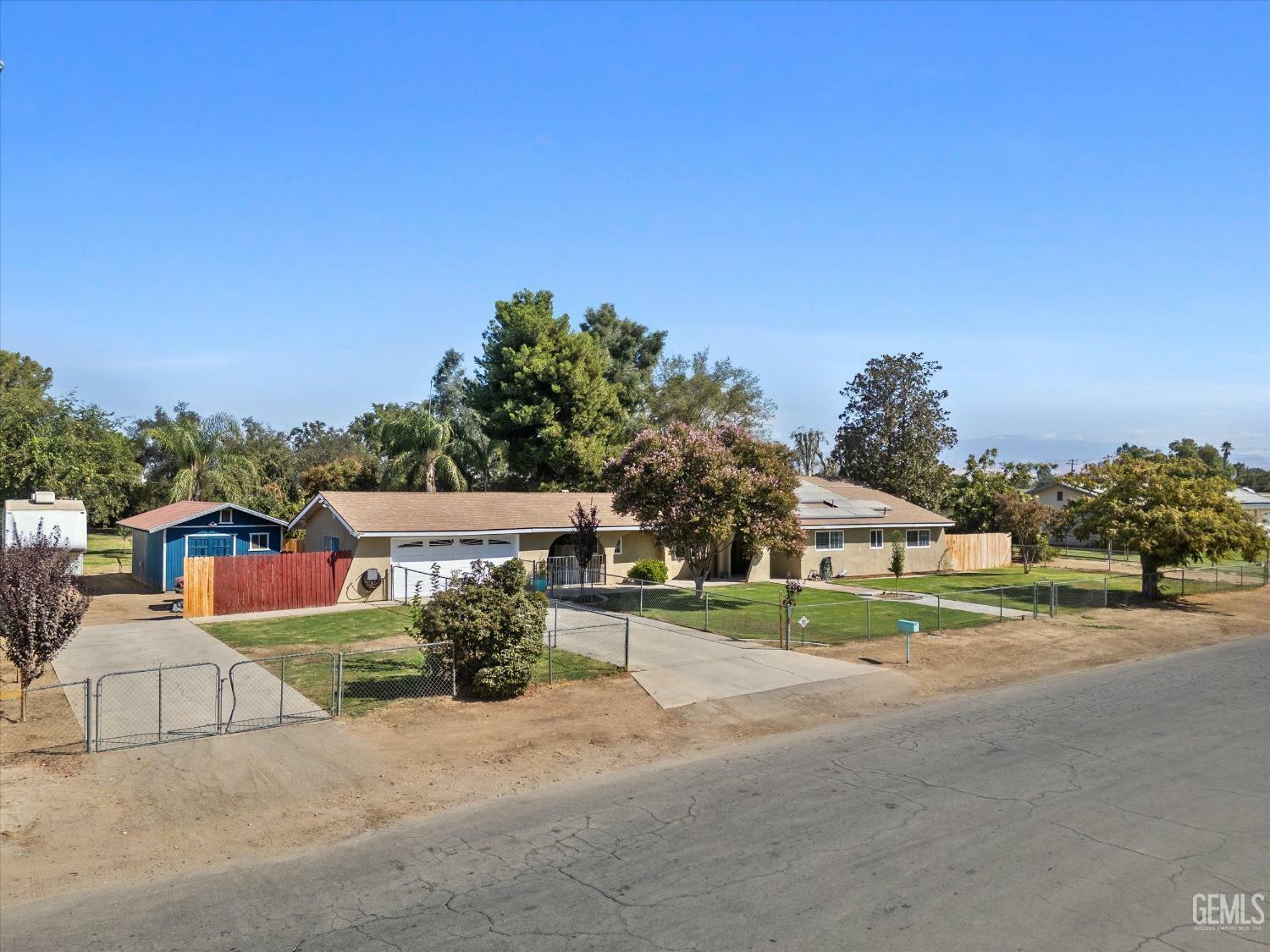 Property Photo:  7700 Reynolds Street  CA 93307 