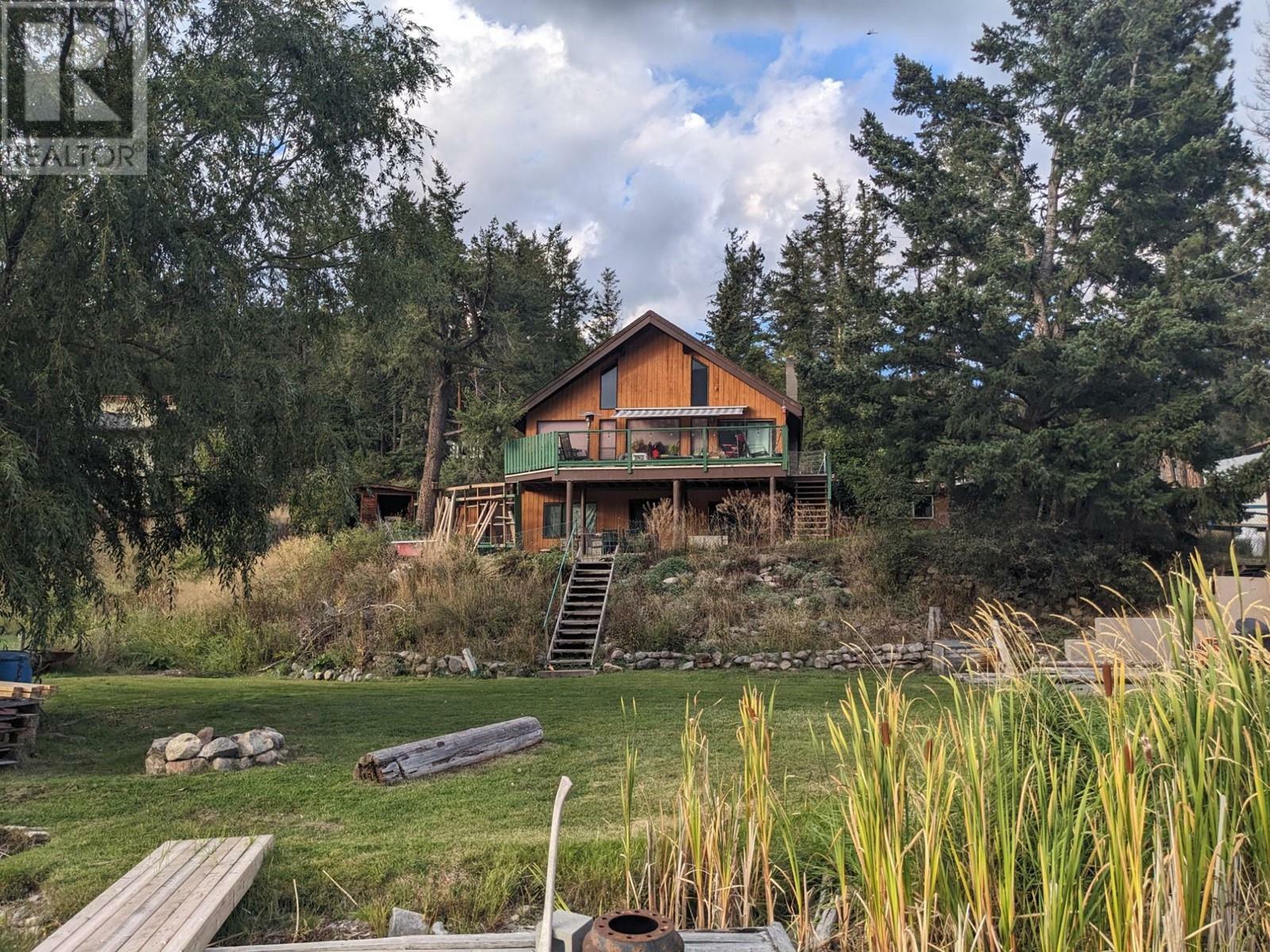 Photo de la propriété:  2376 Ojibway Road  BC  