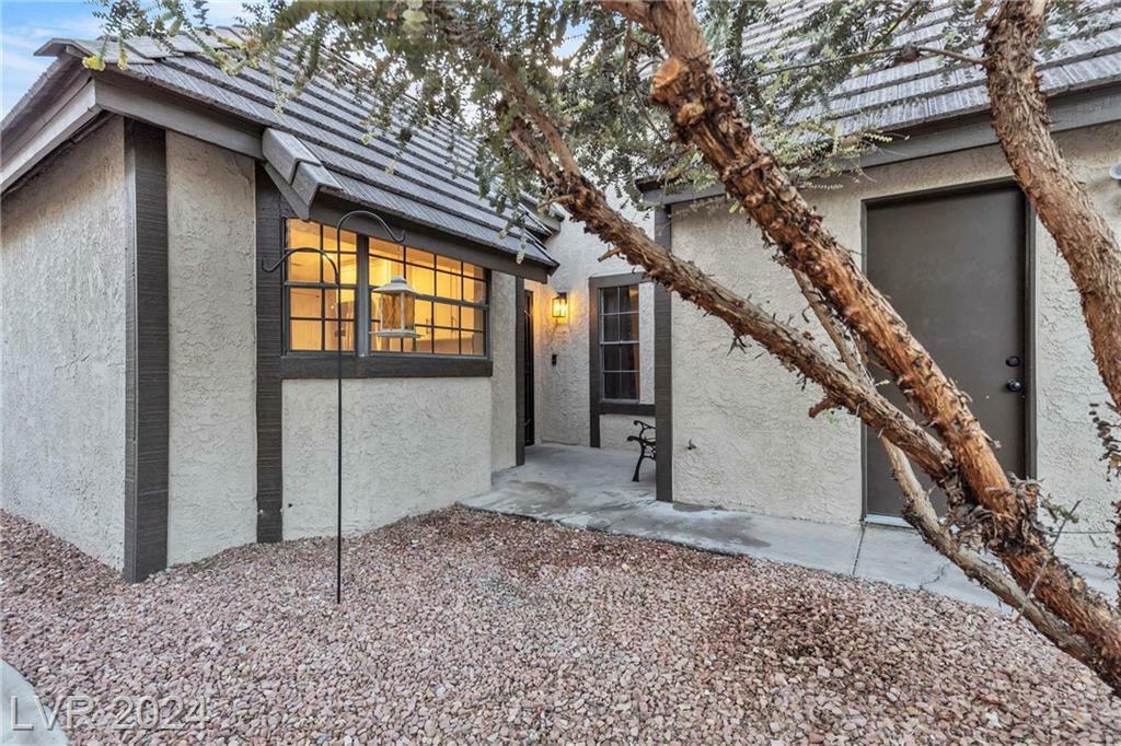 Property Photo:  3946 Edgemoor Way None  NV 89121 