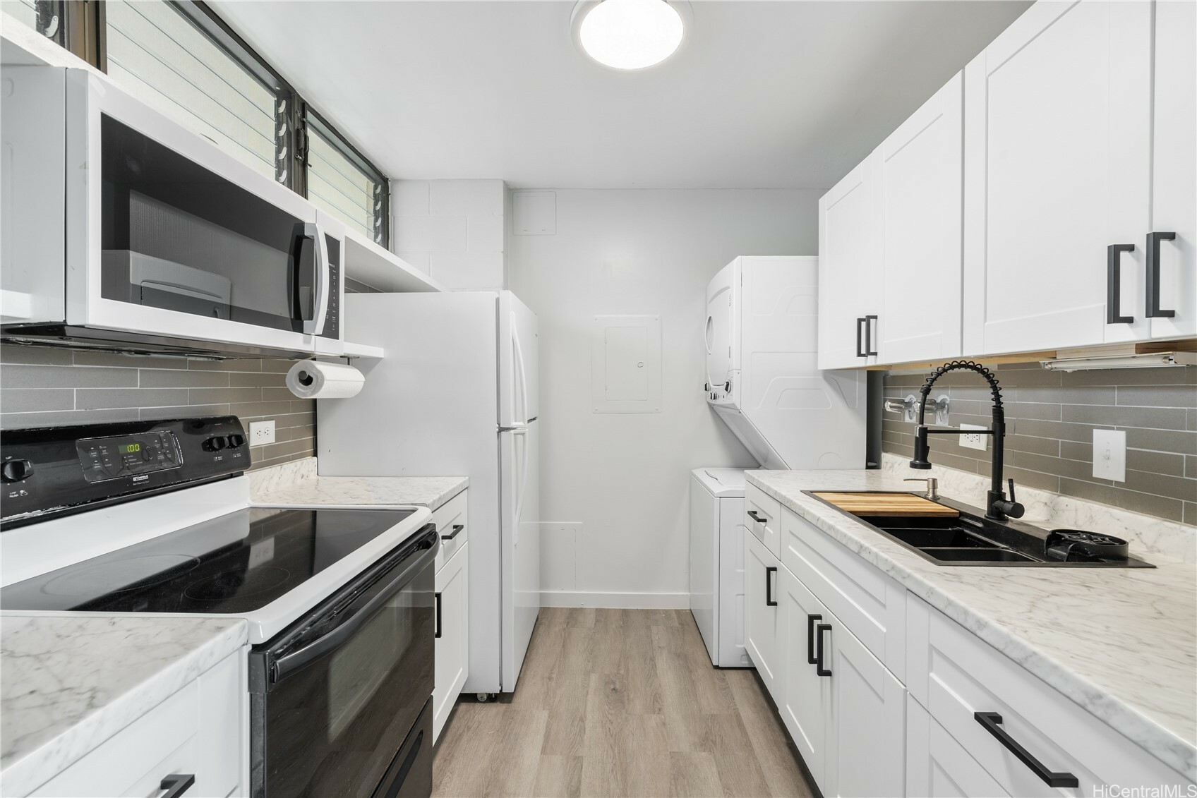 Property Photo: 1040 Kinau Street 803 HI 96814