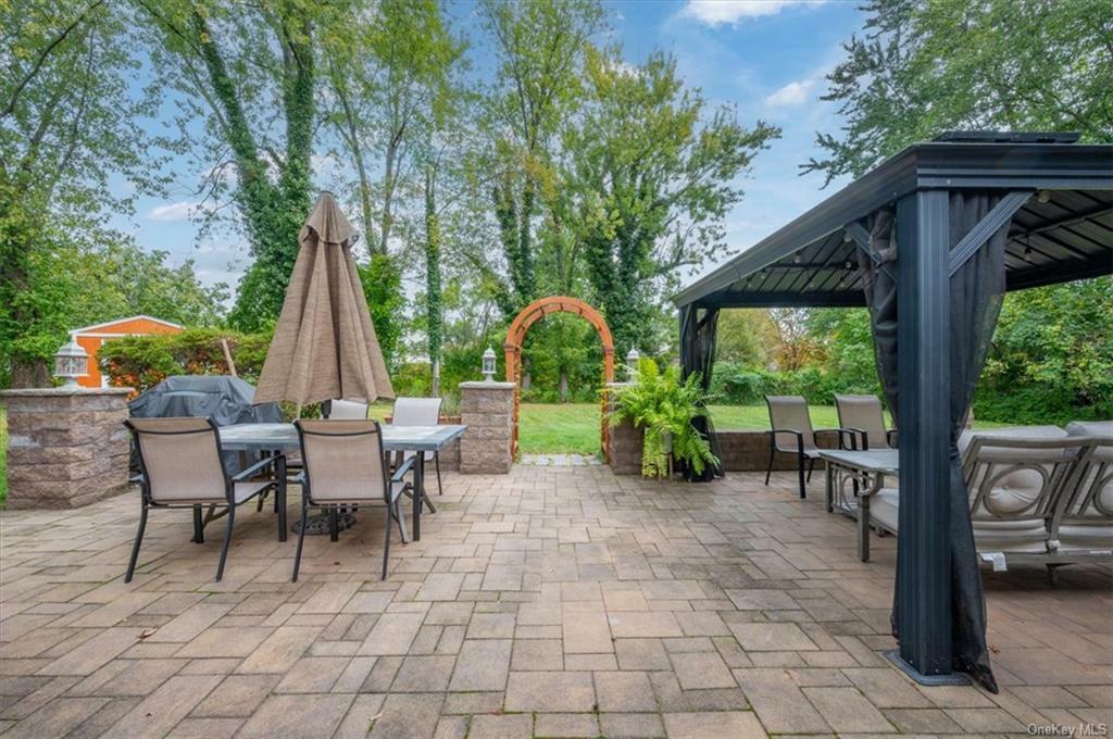 Property Photo:  20 Beechwood Road  NY 10913 