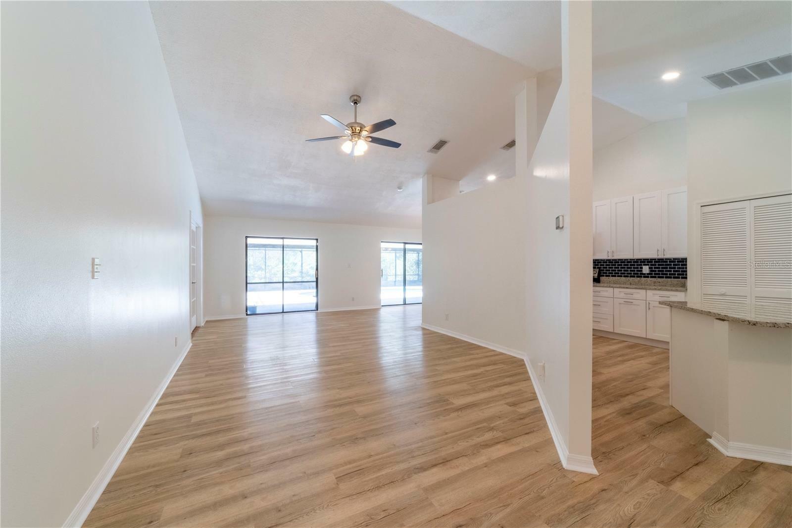 Property Photo: 850 Alexander Avenue FL 32725