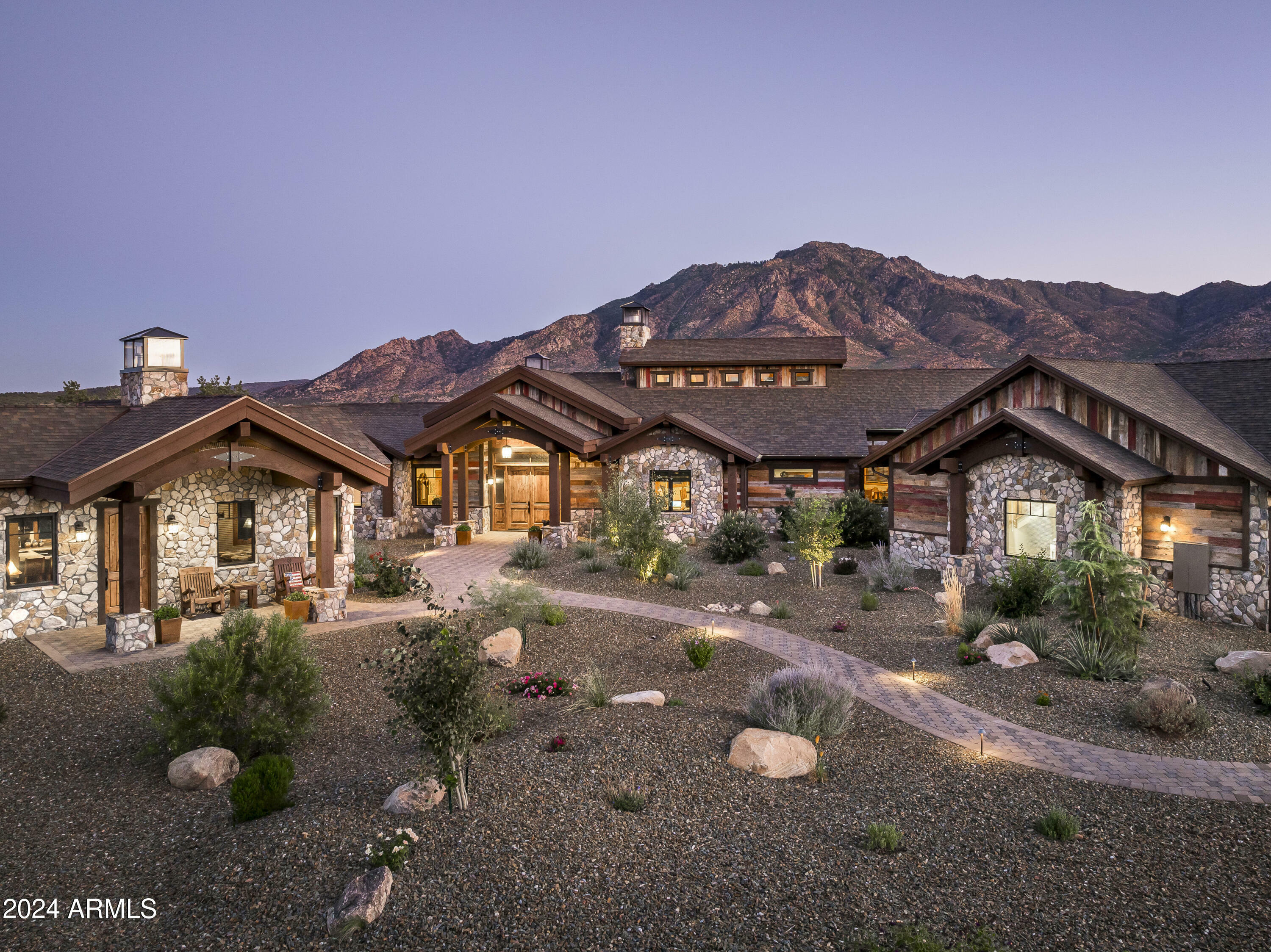 Property Photo: 4535 W Distant View Trail AZ 86305