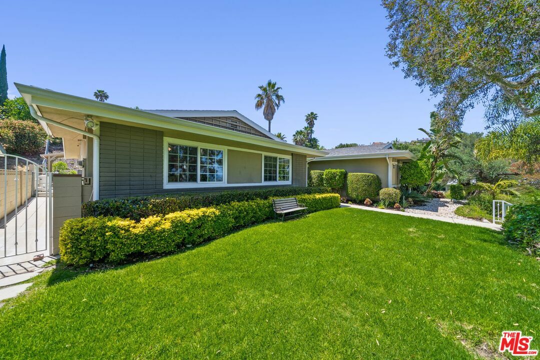 Property Photo:  6151   Rod Ave  CA 91367 