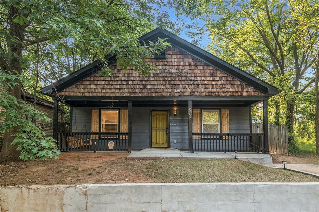 Property Photo:  904 Smith Street SW  GA 30310 