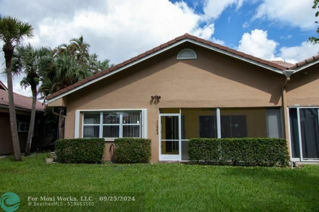 Property Photo:  11062 Autoro Ct  FL 33498 